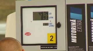 Preţul la pompă ajunge la un nou record al ultimilor ani. Benzina şi motorina, aproape de 6 lei litrul (Video)
