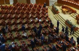 Indiferent de confesiunea religioasă, parlamentarii au liber şi de Rusaliile catolice