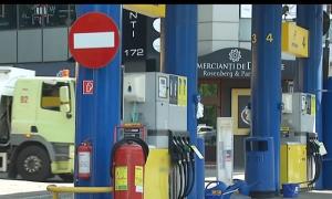 Carburanţii sunt la maximul ultimilor ani. Un drum până la munte sau la mare e semnificativ mai scump faţă de anul trecut