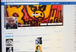 Un tânăr din Tg. Mureş este convins că umorul îi poate aduce motocicleta mult-visată