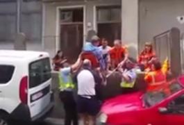 Un clujean a fost salvat datorită unei intervenţii comune a medicilor, poliţiştilor şi vecinilor