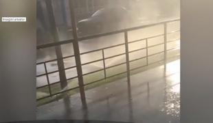 Aspersoarele din sectorul 3 udă oamenii, nu iarba