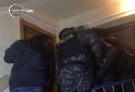 Dame de companie din București, jefuite de jandarmi. Au luat bani, bijuterii şi telefoane de la zeci de fete (Video)