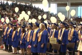 Ultimul clopoţel a sunat astăzi în toată ţara. Vacanța pentru absovenții de liceu vine cu spectacole și petreceri!