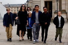 Angelina Jolie, probleme mari după divorţul de Brad Pitt. Actriţa nu poate pleca în străinătate cu copiii