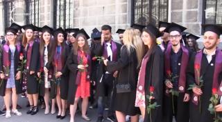 Emoţii şi lacrimi la festivitatea de absolvire de la Colegiul Mircea cel Bătrân de la Constanţa