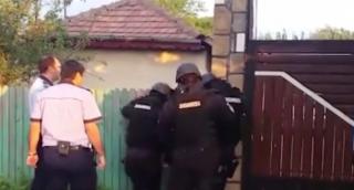 Percheziţii la suspecţi de furt din TIR-uri, printre care şi contabila unui liceu din Prahova