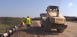 Muncitorii de pe şantierele de autostrăzi din România, numărați cu drona