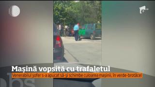 Un venerabil domn din Bucureşti a decis să-și vopsească mașina cu trafaletul