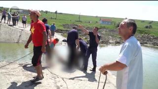 Adolescent din Botoşani, sfârşit tragic la pescuit! Băiatul de 14 ani a alunecat în apa adâncă a iazului
