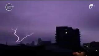 Haos în Marea Britanie, după o furtună violentă cu ploi torențiale şi fulgere