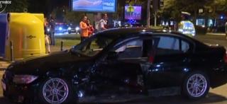 Accident grav în Bucureşti. Victime prinse între fiare, după ce un şofer a intrat pe roşu într-o intersecţie