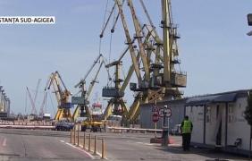 ANAF a descins în Portul Constanţa Sud - Agigea. Agenţii controlează toate firmele care aduc marfă pe vapor