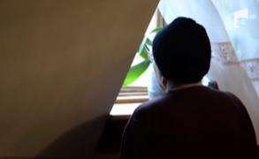 Noi detalii despre copilul de 9 ani care i-a tăiat gâtul bunicii. Crima s-ar fi petrecut chiar sub ochii fratelui mai mic