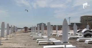 Turiştii nu prea s-au înghesuit în minivacanţa de Rusalii pe litoral, aşa cum obişnuiau