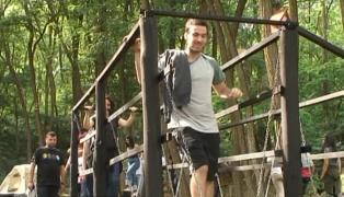 O bibliotecară din judeţul Vâlcea organizează cursuri de bune maniere pentru elevii şcolii în care lucrează