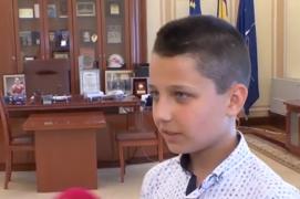 Copil de 12 ani din Târgu Jiu, la şefia MAI. Gabriel i-a luat locul ministrului Carmen Dan pentru o zi