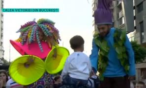 La pas pe Calea Victoriei. Spectacol pe cel mai cunoscut bulevard din București