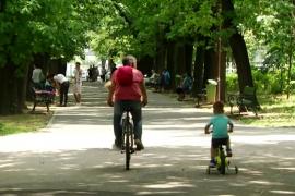 Reguli pentru siguranța copiilor care merg pe bicicletă