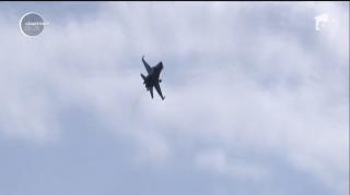 Piloţii români au făcut spectacol cu avioanele F-16 şi MIG-21, la Clinceni