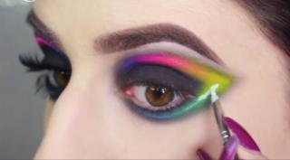 Cea mai nouă modă în materie de machiaj, atunci când vine vorba de festivaluri de muzică