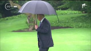 Donald Trump ar avea dreptul să-şi acorde, singur, graţierea, dacă va fi găsit vinovat în ancheta Russiagate