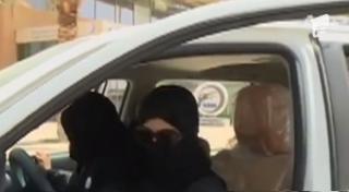 Zi istorică pentru femeile din Arabia Saudită. Au dreptul să conducă o maşină