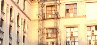 A fost alertă în Capitală, la Casa Presei Libere. Un bărbat a ameninţat că se sinucide