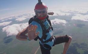 Cascadorie fatală în Munții Bucegi! Un turist american a murit după ce s-a prăbușit cu parapanta