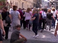 Turiştii străini care vizitează Bucureştiul au tot mai multe probleme cu hoţii şi escrocii români