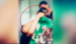 Noi acuzaţii în cazul elevei bătute de îngrijitoare la şcoala specială din Cluj. Părinţii spun că nu e primul caz de violenţă