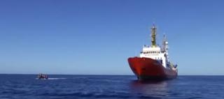 Noul guvern de la Roma a interzis accesul în porturile italiene pentru o navă cu 600 de imigranţi