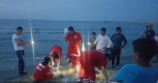 Tragedii pe litoral, 4 oameni înghiţiţi de valuri la început de sezon. Avertismentul salvamarilor: 'Sunt gropi adânci la mal'