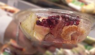 Fructele gata feliate ne pot pune în pericol sănătatea. Semnalul de alarmă tras de medici