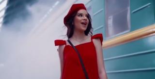 Cleopatra Stratan s-a transformat radical la aproape 12 ani de când cânta despre cum îl aşteaptă pe Ghiţă la portiţă