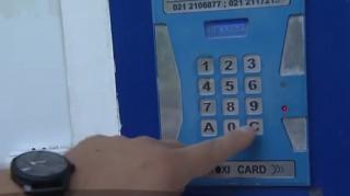 Experiment Observator. Românii deschid uşa oricui. Vârstnicii pot deveni uşor ţinta escrocilor