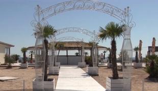 Plaje româneşti ca pe Coasta de Azur. Nu lipsesc nici palmierii sau baldachinele de pe malul mării