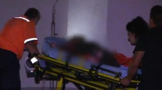 Trei copii din Vaslui în comă alcoolică, de foame. Singurul lucru comestibil din casă erau fructele din vişinată (Video)