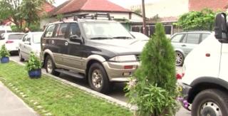 Timişoreni amendaţi după ce au făcut curăţenie în faţa casei