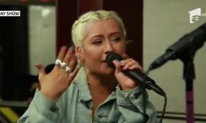 Christina Aguilera, recital inedit în metrou