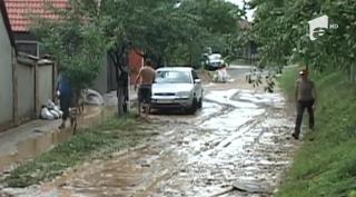 Furtuni puternice au măturat județele Teleorman și Arad