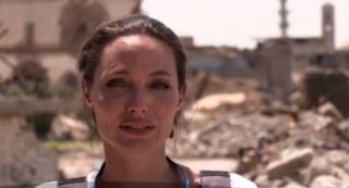 Angelina Jolie, vizită printre ruinele oraşului irakian Mosul