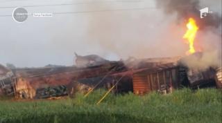 Un tren a deraiat în statul american Indiana, după care a fost cuprins de flăcări