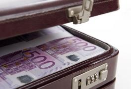 Fiecare român are o avere de aproximativ 20 de mii de euro, doar în statistici