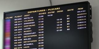 Peste 150 de români au avut o zi de coşmar, pe aeroportul din Cluj-Napoca