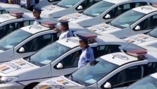 Maşini noi pentru poliţişti. Ministrul de Interne, Carmen Dan, îi trimite pe agenţi la ore de condus