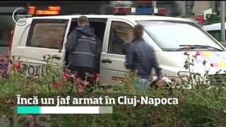 Primele imagini ale tentativei de jaf din Cluj. Atacatorul purta ochelari de soare şi avea pistol (Video)
