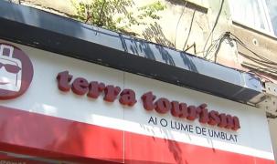 Sute de români, victime ale agenţiei de turism care i-a anunţat prin SMS că a intrat în insolvenţă