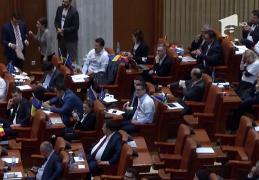 Moțiunea a picat. Guvernul rezistă. PNL și USR au strâns doar 166 de voturi din cele 233 necesare