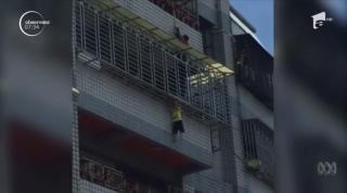 Un băiat de patru ani din Taiwan a scăpat cu viaţă, ca prin minune, după ce a alunecat printre barele grilajului de la balcon